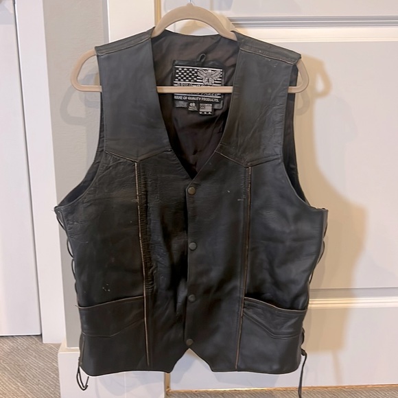 Men’s Motorcycle Leather Vest size 48 fits like an XL - Picture 1 of 4